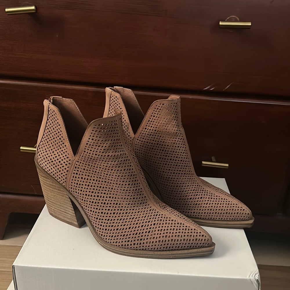 Vince Camuto Boots
